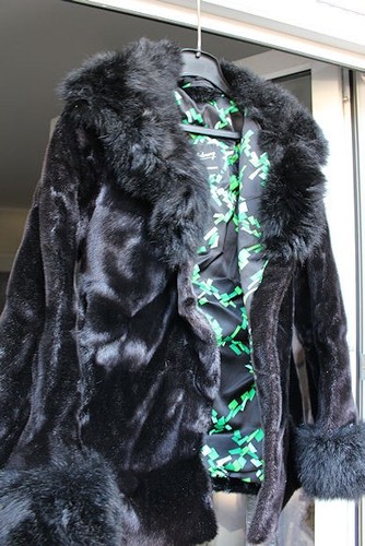 Schöne pelzjacke schwarz - schöne,