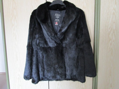 Eine schwarze damen - eine,